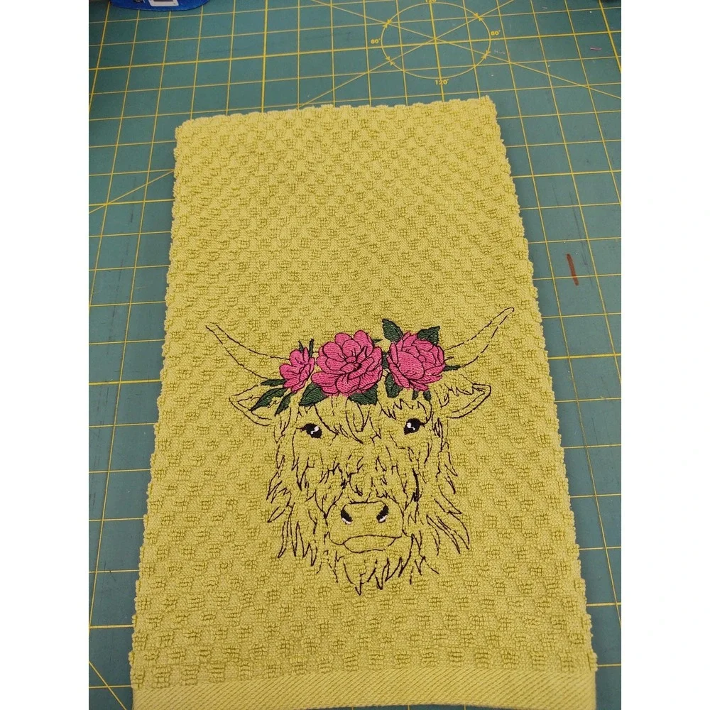 HIGHLAND COW With Three Rose Headband Kitchen Bath Hand Bar Towel Great Gift!